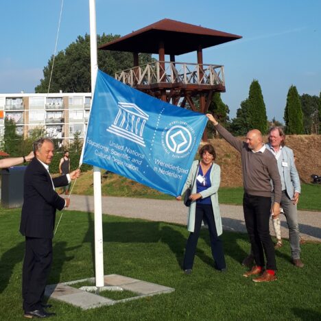 Hijsen van de Werelderfgoed vlag en officiele opening van de digitale versie Museum Matilo